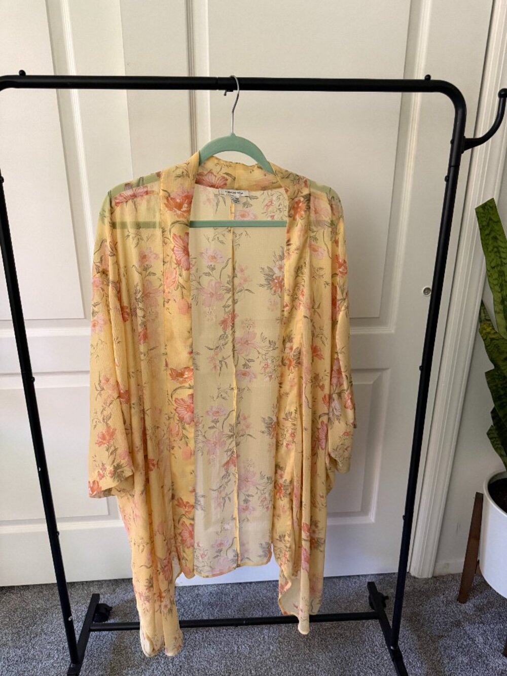 American Eagle Floral Kimono Cardigan Yellow Boho Lightweight Cover Up O/S